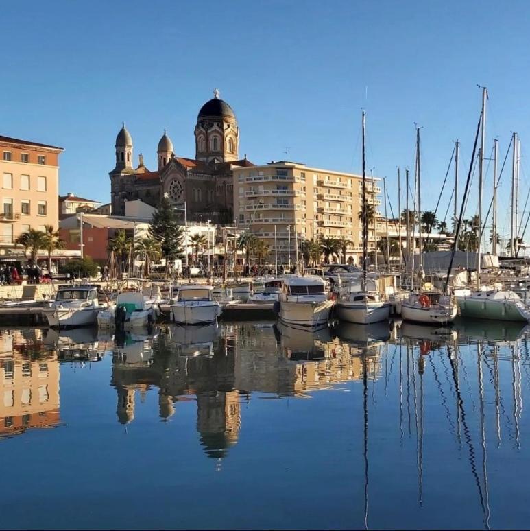 Studio 1 Neuf A 100 M Des Plages Et De La Gare Saint-Raphael  Bagian luar foto